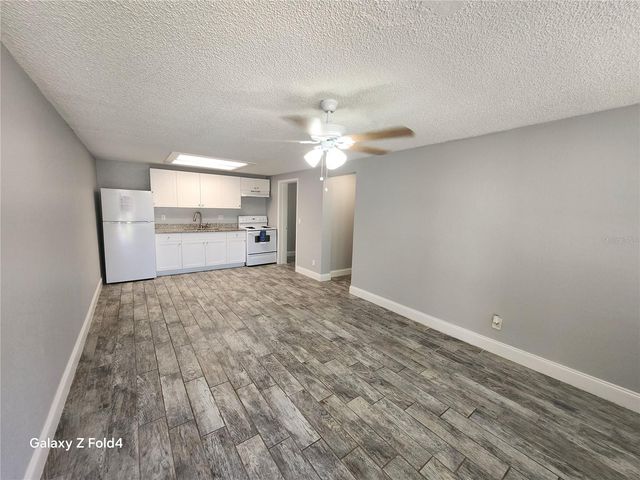 1400 STRAWBERRY PLACE 32, Plant City, FL 33563