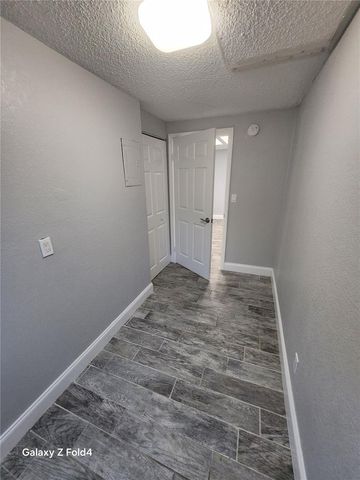 1400 STRAWBERRY PLACE 32, Plant City, FL 33563