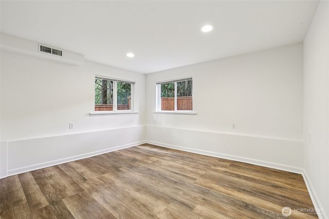 18007 49th Place NE, Lake Forest Park, WA 98155