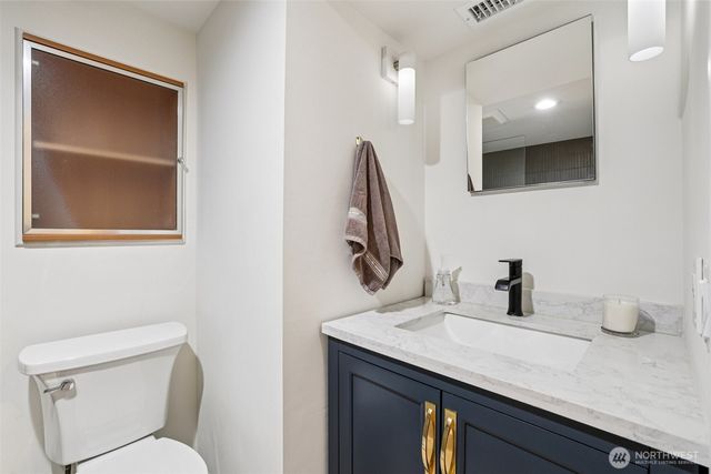 18007 49th Place NE, Lake Forest Park, WA 98155