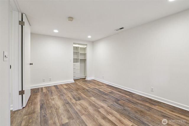 18007 49th Place NE, Lake Forest Park, WA 98155