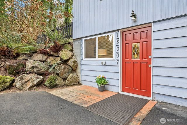 18007 49th Place NE, Lake Forest Park, WA 98155