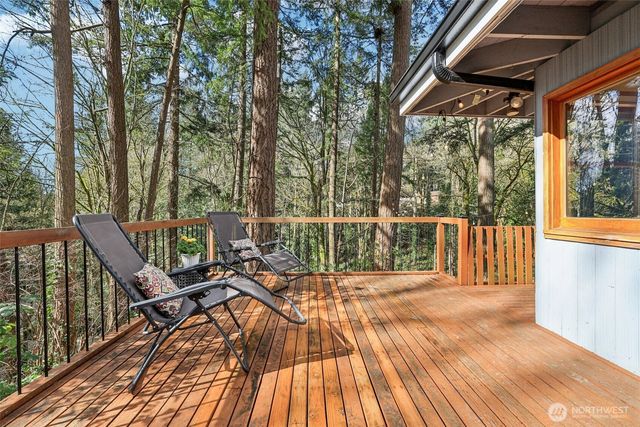 18007 49th Place NE, Lake Forest Park, WA 98155