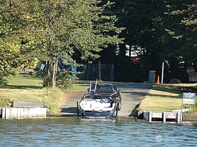 18007 49th Place NE, Lake Forest Park, WA 98155