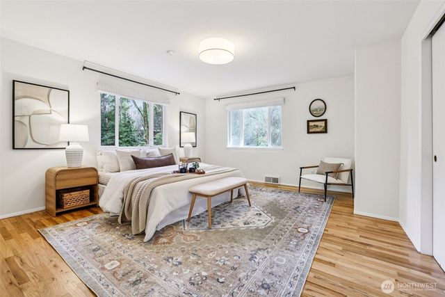 18007 49th Place NE, Lake Forest Park, WA 98155