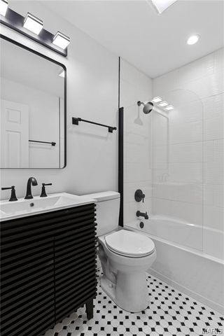 2913 Glade Avenue, St Louis, MO 63136