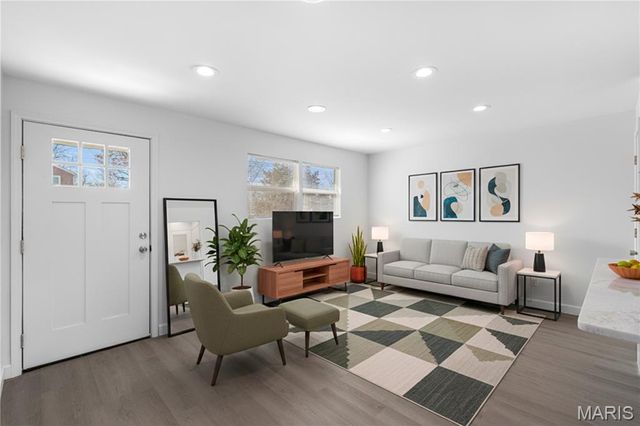 2913 Glade Avenue, St Louis, MO 63136