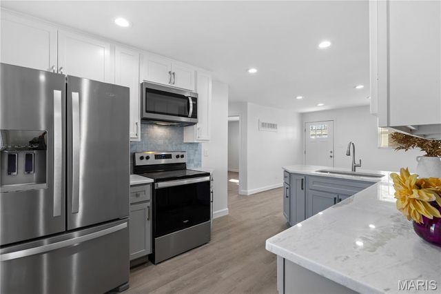 2913 Glade Avenue, St Louis, MO 63136