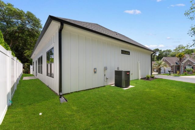 885 Cardinal Pl., North Myrtle Beach, SC 29582