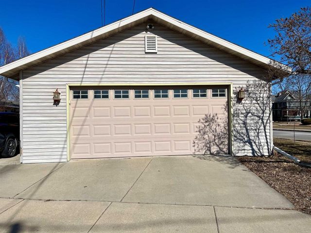 721 WASHINGTON AVENUE, Oshkosh, WI 54901