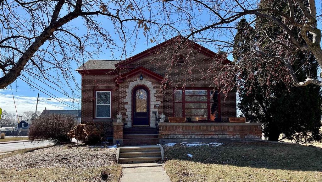 721 WASHINGTON AVENUE, Oshkosh, WI 54901