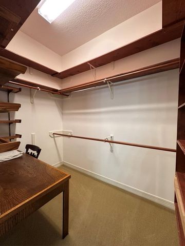 85 Rosewood Street, Lake Jackson, TX 77566