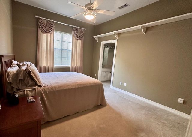 85 Rosewood Street, Lake Jackson, TX 77566