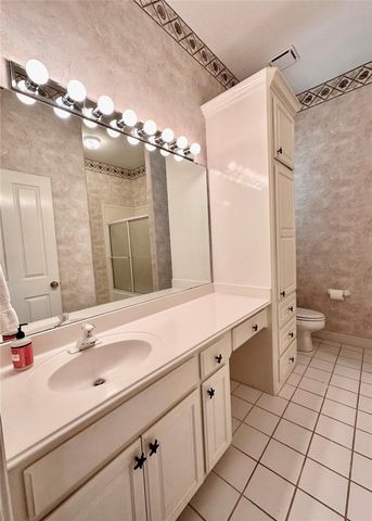 85 Rosewood Street, Lake Jackson, TX 77566