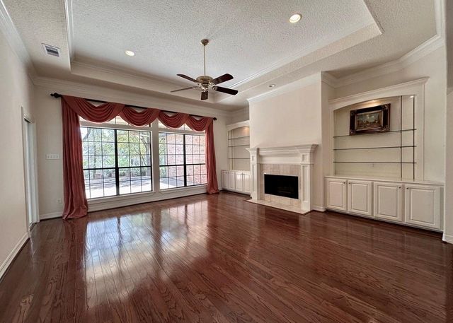 85 Rosewood Street, Lake Jackson, TX 77566