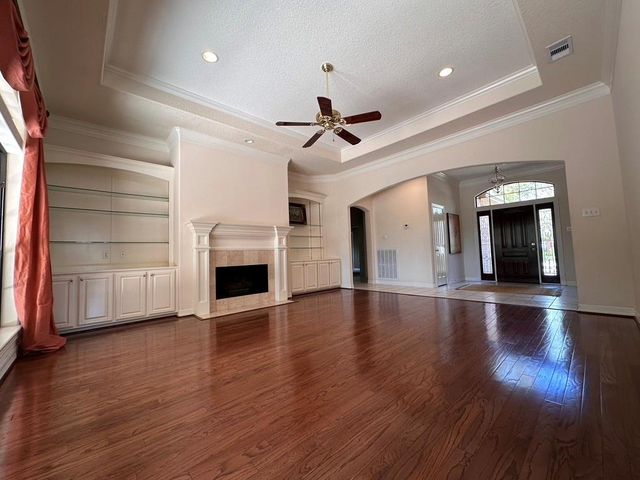 85 Rosewood Street, Lake Jackson, TX 77566