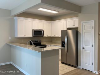 5697 PARKSTONE CROSSING Drive, Jacksonville, FL 32258