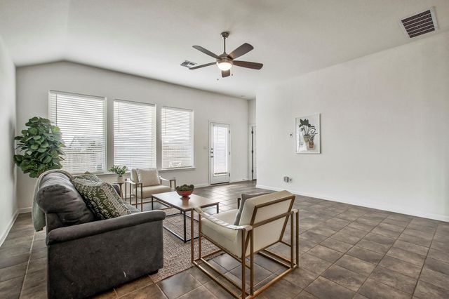 133 James Rose LN, Bastrop, TX 78602