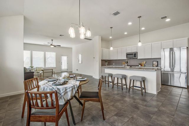 133 James Rose LN, Bastrop, TX 78602