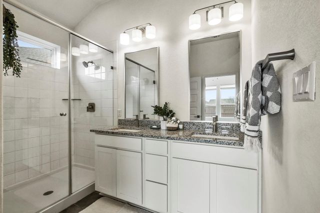 133 James Rose LN, Bastrop, TX 78602