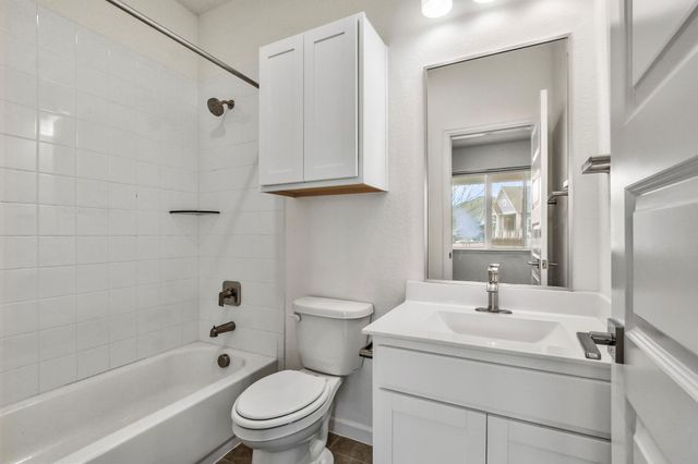 133 James Rose LN, Bastrop, TX 78602