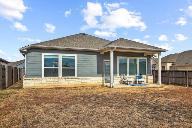 133 James Rose LN, Bastrop, TX 78602