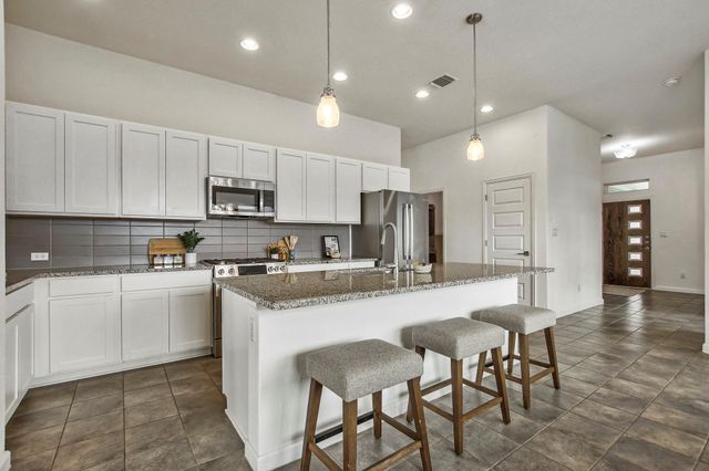 133 James Rose LN, Bastrop, TX 78602