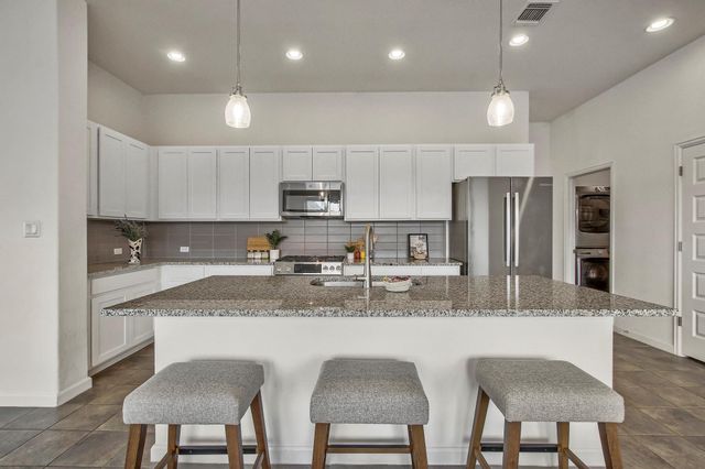 133 James Rose LN, Bastrop, TX 78602