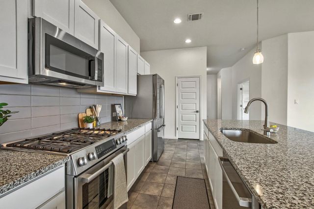 133 James Rose LN, Bastrop, TX 78602