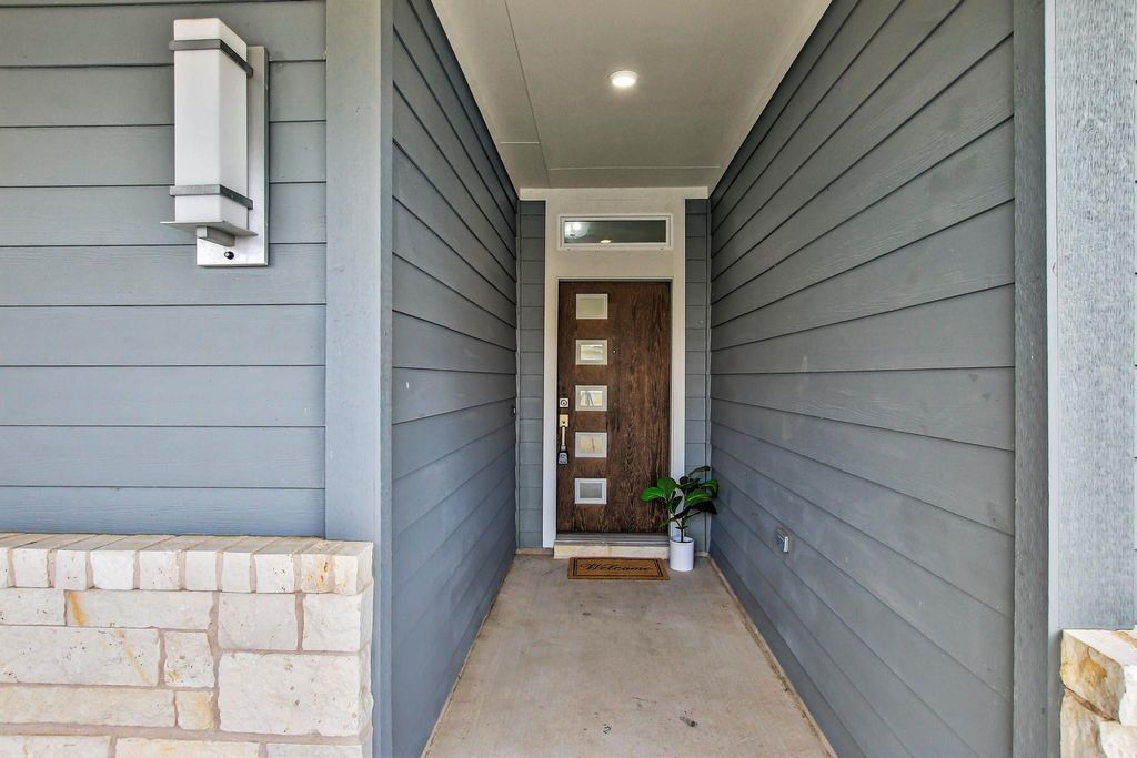 133 James Rose LN, Bastrop, TX 78602