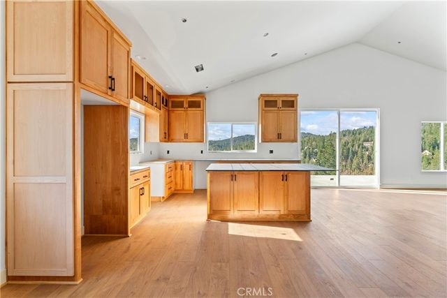 26701 Merced Lane, Lake Arrowhead, CA 92352