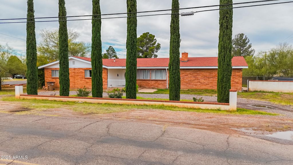 1010 N FLORIDA Avenue, Douglas, AZ 85607