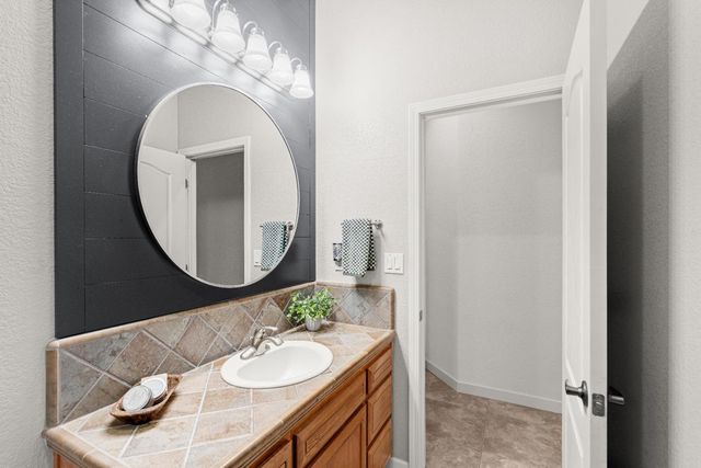 1934 Nina Way, Yuba City, CA 95993