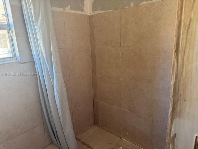 1972 NW 59th St, Miami, FL 33142