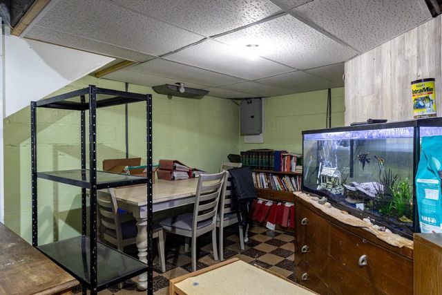 102 E CAMERON STREET, New London, WI 54961