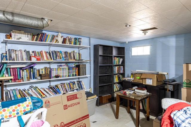 102 E CAMERON STREET, New London, WI 54961