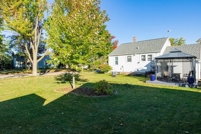 102 E CAMERON STREET, New London, WI 54961