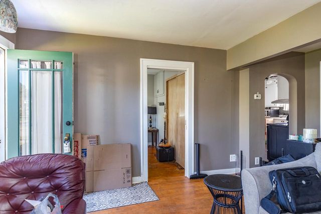 102 E CAMERON STREET, New London, WI 54961