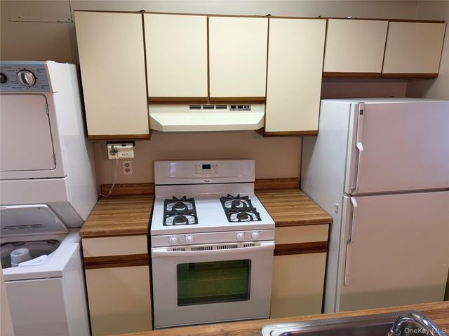 276 Temple Hill Road 2112, New Windsor, NY 12553