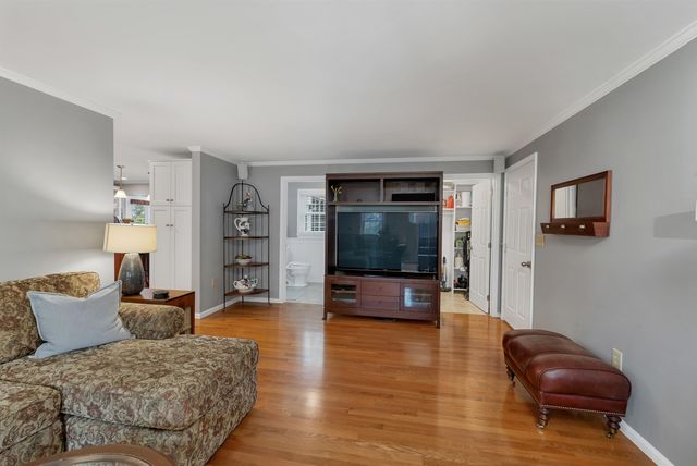 70 Spindlewick Drive, Nashua, NH 03062