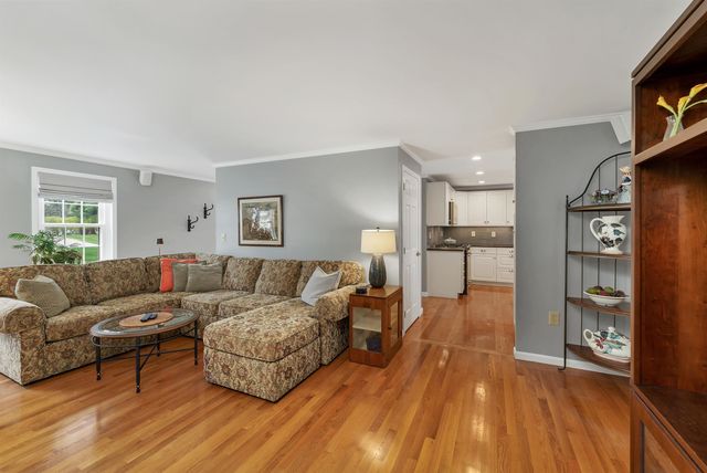 70 Spindlewick Drive, Nashua, NH 03062