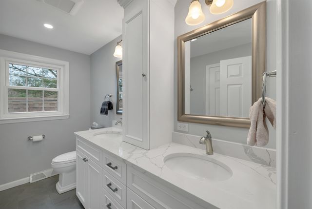 70 Spindlewick Drive, Nashua, NH 03062