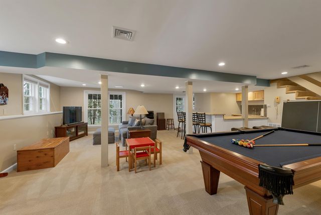 70 Spindlewick Drive, Nashua, NH 03062