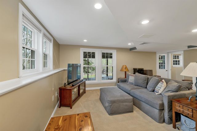 70 Spindlewick Drive, Nashua, NH 03062