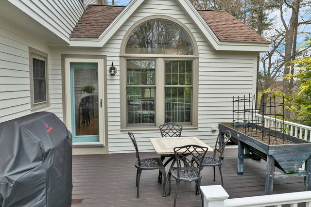 70 Spindlewick Drive, Nashua, NH 03062