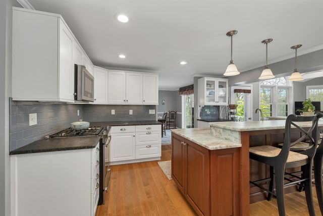 70 Spindlewick Drive, Nashua, NH 03062