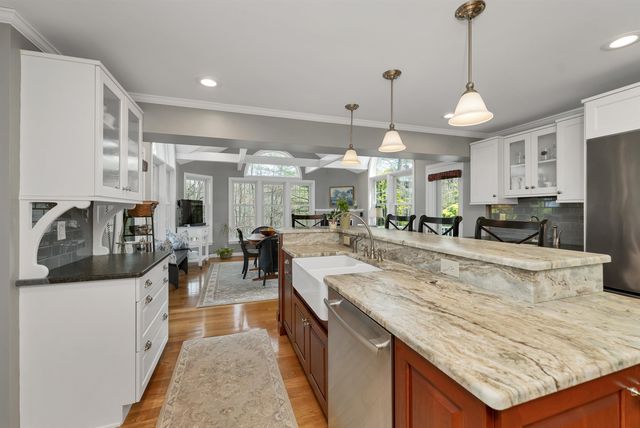 70 Spindlewick Drive, Nashua, NH 03062