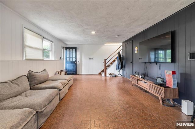 681 Schaefer Avenue, Oradell, NJ 07649