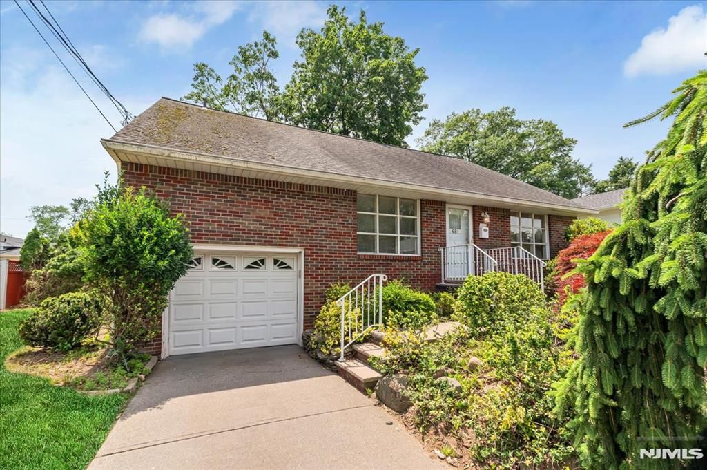 681 Schaefer Avenue, Oradell, NJ 07649