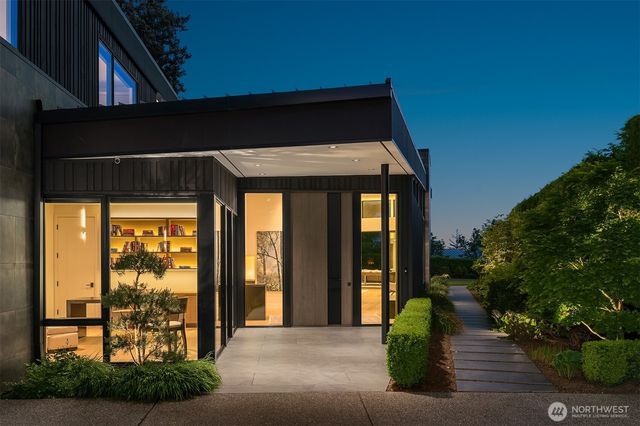 9345 NE 19th Street, Clyde Hill, WA 98004